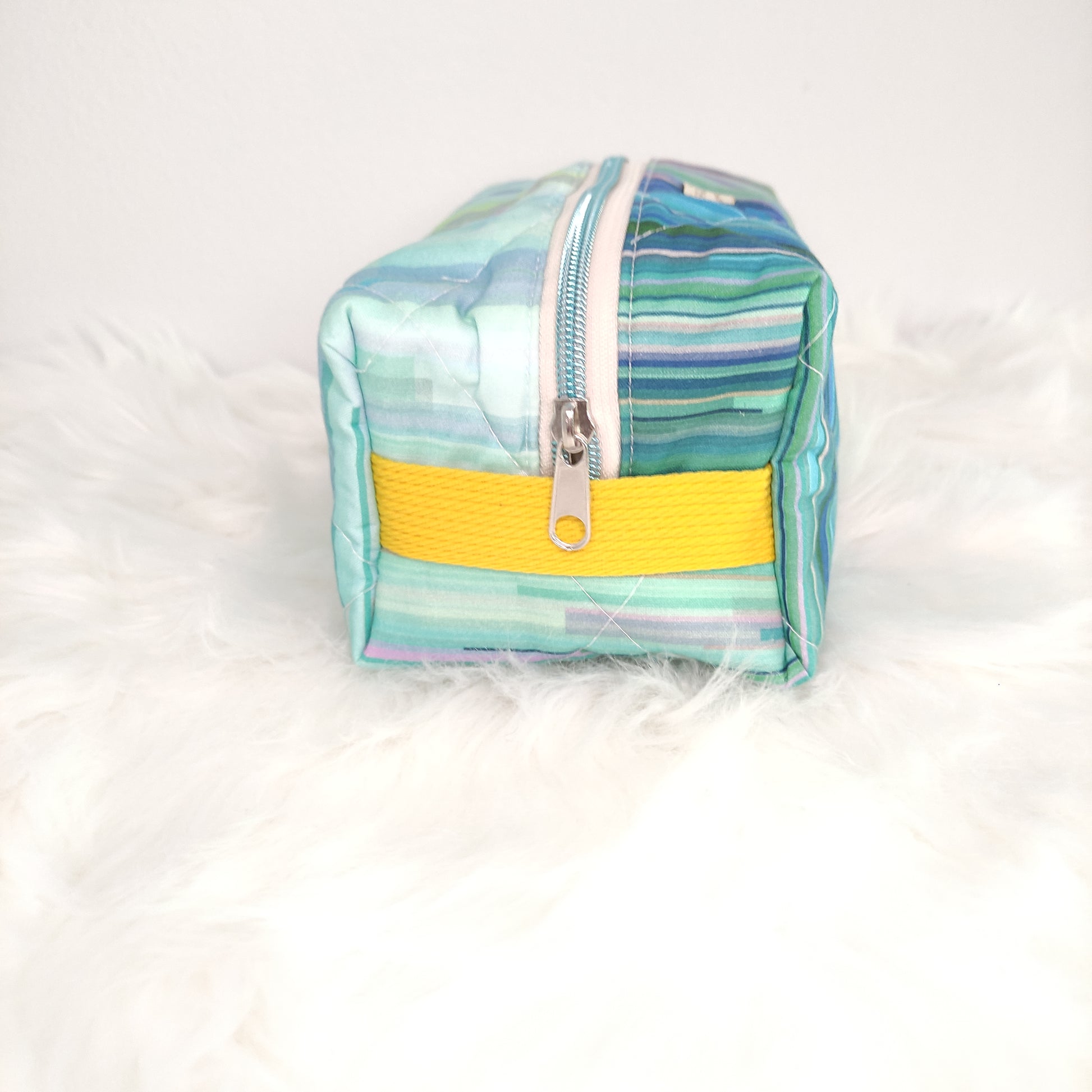 zipper pouch